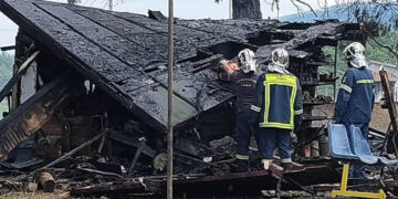 «Κιβωτός»: Άμεση η παρέμβαση της Πυροσβεστικής στη χθεσινή φωτιά (Φωτογραφίες)