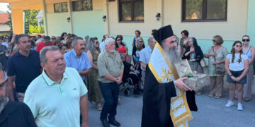 Με λαμπρότητα η υποδοχή του Ιερού Λειψάνου του Αγίου Διονυσίου στο Βελβεντό (Βίντεο)