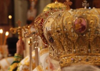 Έως και 4.671 ευρώ τον μήνα οι αρχιερείς: Το ΦΕΚ για τους νέους, κατά 95% «φουσκωμένους», μισθούς