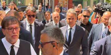 Η άφιξη του Πρωθυπουργού Κυριάκου Μητσοτάκη στην κηδεία της Βάγιας Νέστορα στην Κοζάνη (Βίντεο-ΦΩΤΟ)