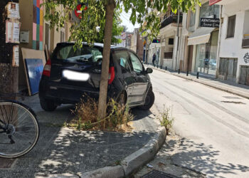 Παρκάρισμα για …όσκαρ στο κέντρο της Πτολεμαΐδας! (φωτογραφίες)