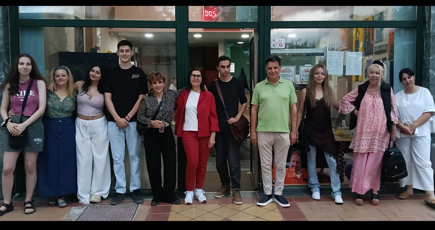 Φλώρινα: Η έκθεση «Αναμονή» μεταφέρει τη σύγχρονη τέχνη στον σταθμό των ΚΤΕΛ