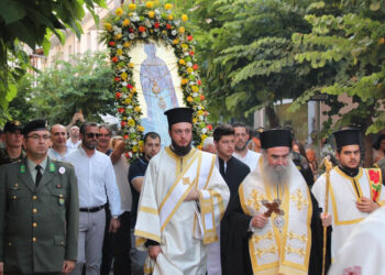 Με μεγάλη συμμετοχή του κόσμου η περιφορά της Εικόνας της Αγίας Κυριακής στα Σέρβια (Φωτογραφίες)