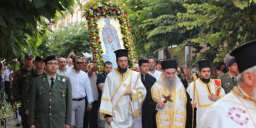 Με μεγάλη συμμετοχή του κόσμου η περιφορά της Εικόνας της Αγίας Κυριακής στα Σέρβια (Φωτογραφίες)