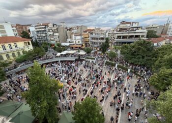 Σε εξέλιξη το συλλαλητήριο στην Κοζάνη- Οι πρώτες εικόνες