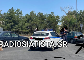Πρώτο ατύχημα στη νέα βόρεια είσοδο της Σιάτιστας – Ι.Χ. παρέσυρε πινακίδα