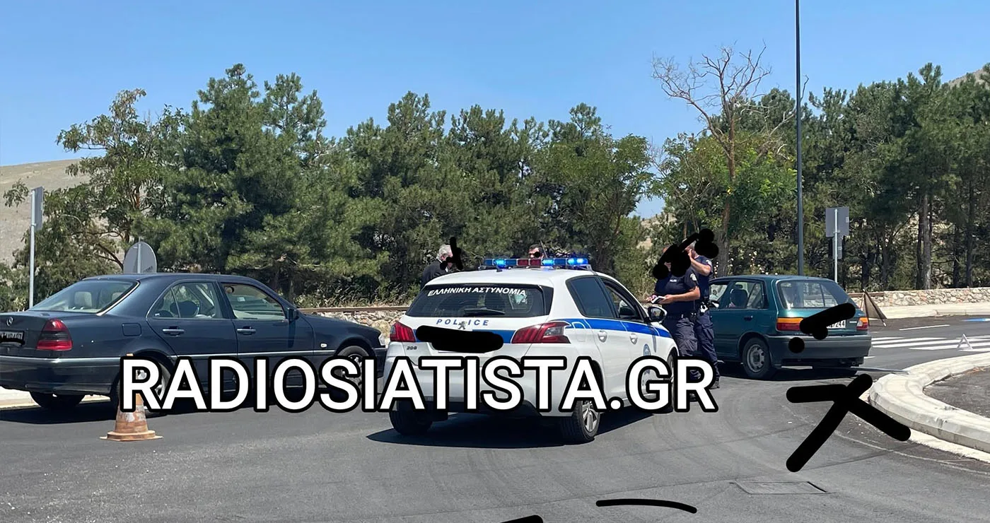 Πρώτο ατύχημα στη νέα βόρεια είσοδο της Σιάτιστας – Ι.Χ. παρέσυρε πινακίδα