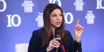 Σοφία Ζαχαράκη: Νωρίτερα οι Βάσεις στις Πανελλαδικές Εξετάσεις 2026 – Πότε βγαίνουν