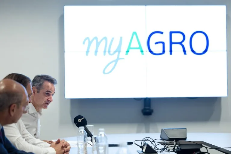 ΑΑΔΕ: Πώς θα λειτουργεί η πλατφόρμα myagro – Παρουσιάστηκε στον Μητσοτάκη