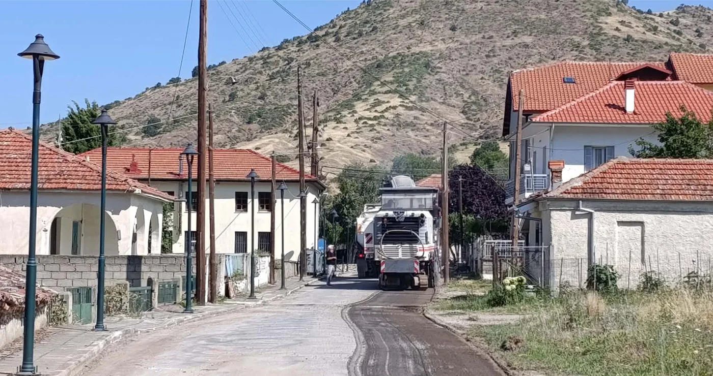 Σε εξέλιξη το έργο αποκατάστασης του δημοτικού οδικού δικτύου του Δήμου Πρεσπών