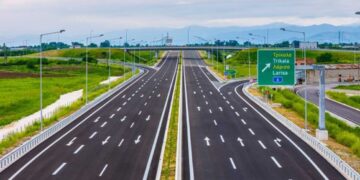 Λάρισα-Αθήνα: Γιατί ο Ε65 κερδίζει έδαφος έναντι του ΠΑΘΕ – Τα έργα που αλλάζουν τη διαδρομή