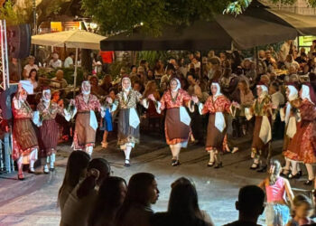 Βελβεντό: Πλήθος κόσμου στη δεύτερη βραδιά της 20ής Γιορτής Ροδάκινου