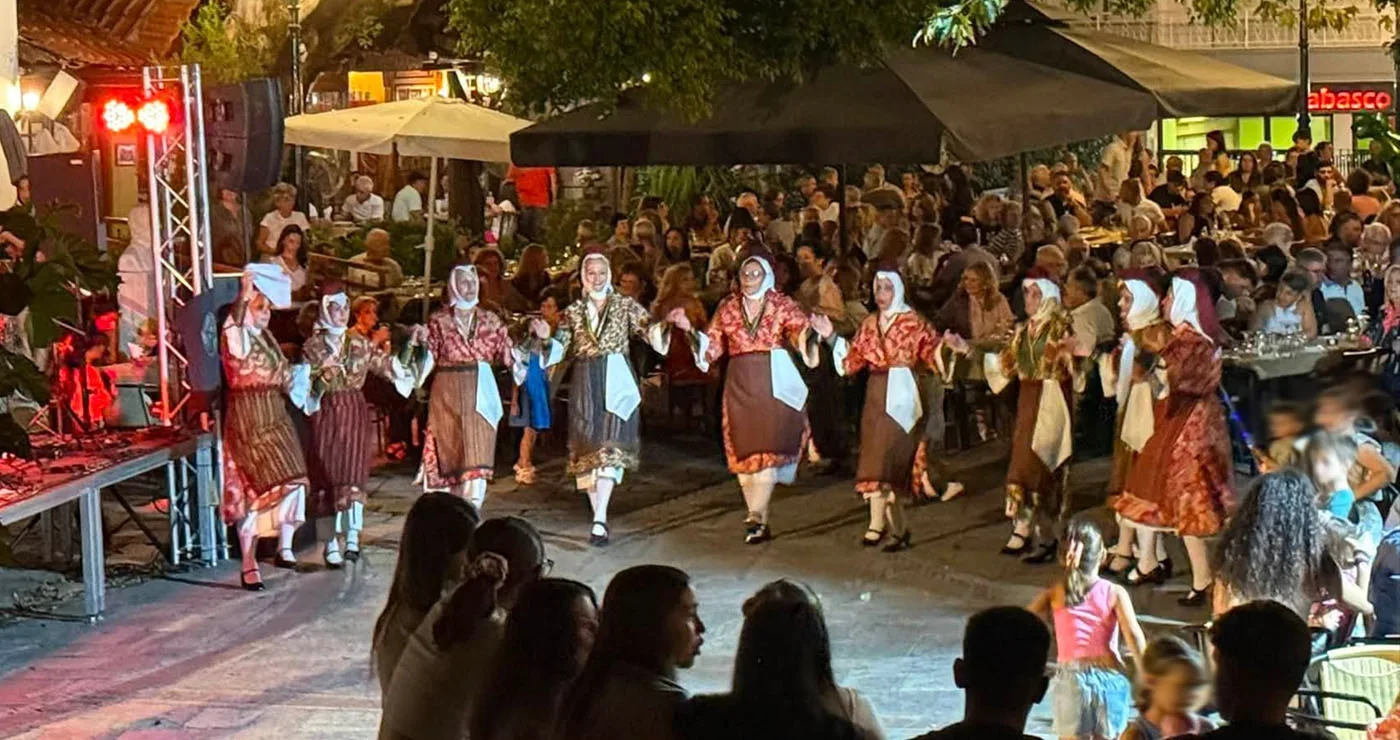 Βελβεντό: Πλήθος κόσμου στη δεύτερη βραδιά της 20ής Γιορτής Ροδάκινου