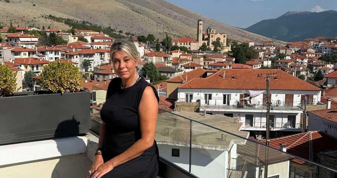 Άννα Καραμανλή: “Καλημέρα από την ιστορική Σιάτιστα. Ένας πανέμορφος ορεινός προορισμός που μπορείς να επισκεφτείς όλο το χρόνο”
