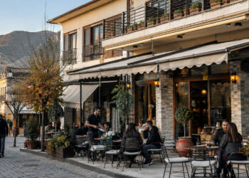 Δυτική Μακεδονία: Άνοδος του τζίρου στα καταλύματα, πιέσεις στην εστίαση σε Κοζάνη και Καστοριά
