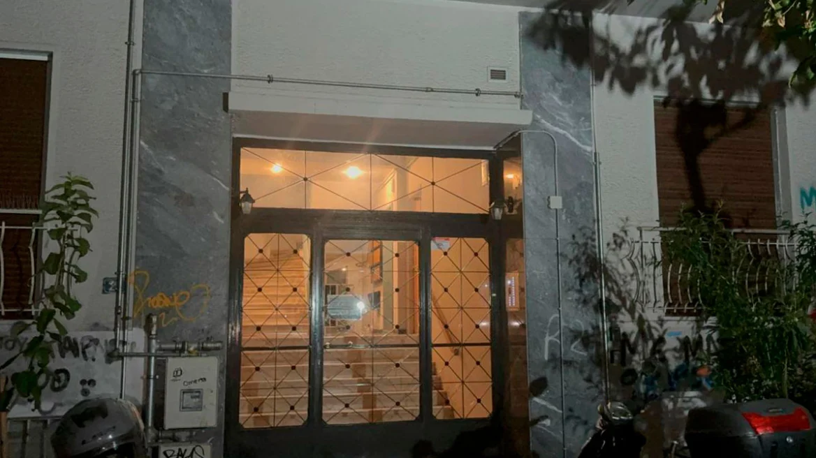 Μυστήριο με το βρέφος που βρέθηκε νεκρό μέσα σε δοχείο κρυμμένο σε βαλίτσα,