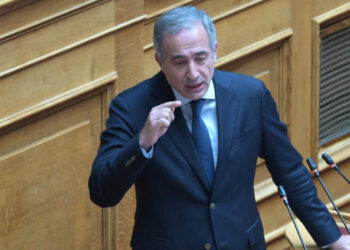 Βολές Κωνσταντινίδη κατά ΠΑΣΟΚ από το βήμα της Βουλής – «Το ΠΑΣΟΚ … είχε ανακαλύψει την Αμερική πριν από τον Κολόμβο» (βίντεο)