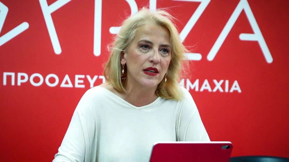 Η Δούρου διέγραψε την Κασιμάτη και ζητά από τη Γεροβασίλη να παραδώσει την έδρα, με 10 βουλευτές μένει ο ΣΥΡΙΖΑ
