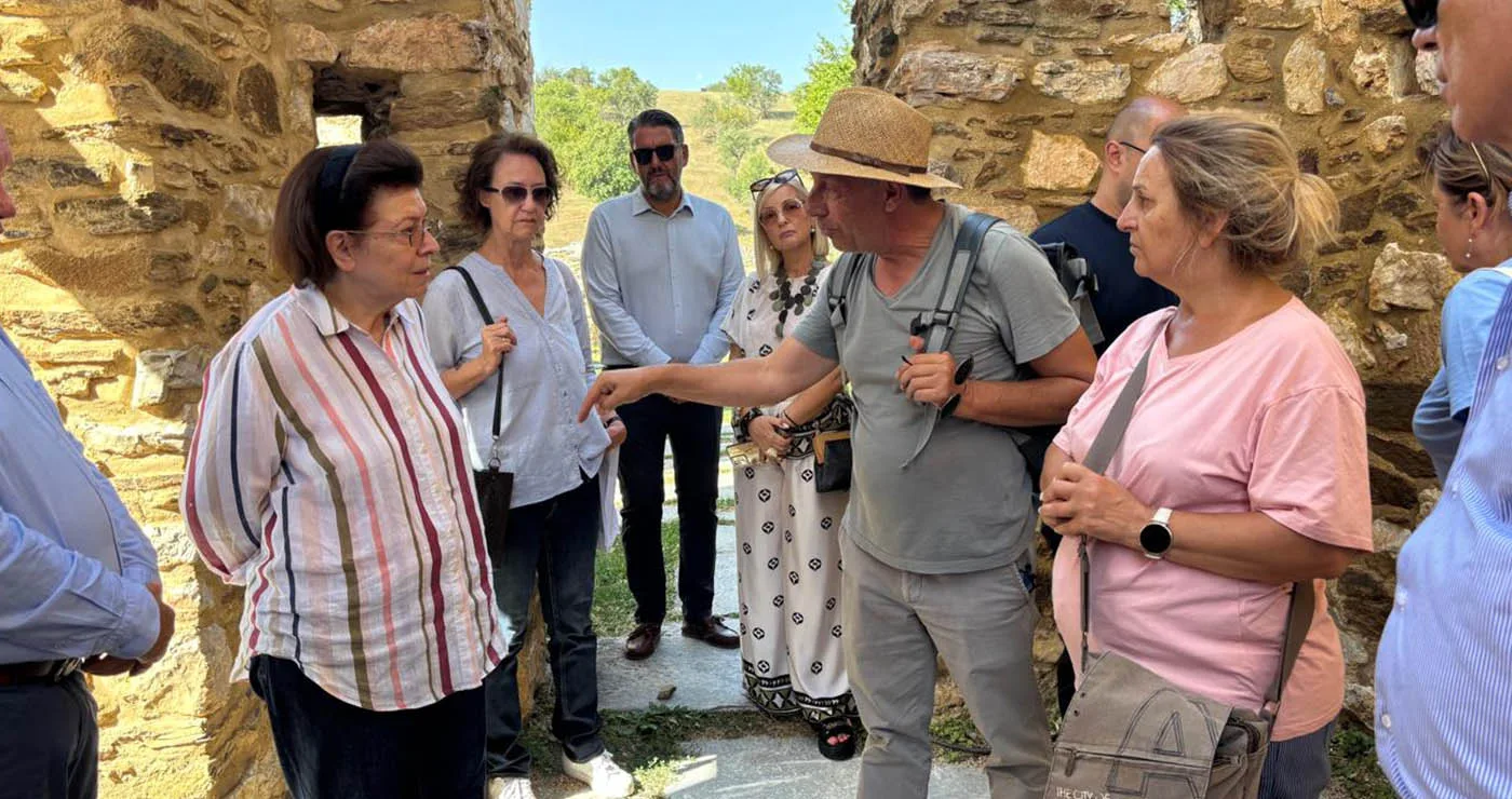 Μεγάλη παρέμβαση στις Πρέσπες: Η Μενδώνη παρουσίασε σχέδιο έργων 2 εκατ. ευρώ για τον Άγιο Αχίλλειο και τα μνημεία