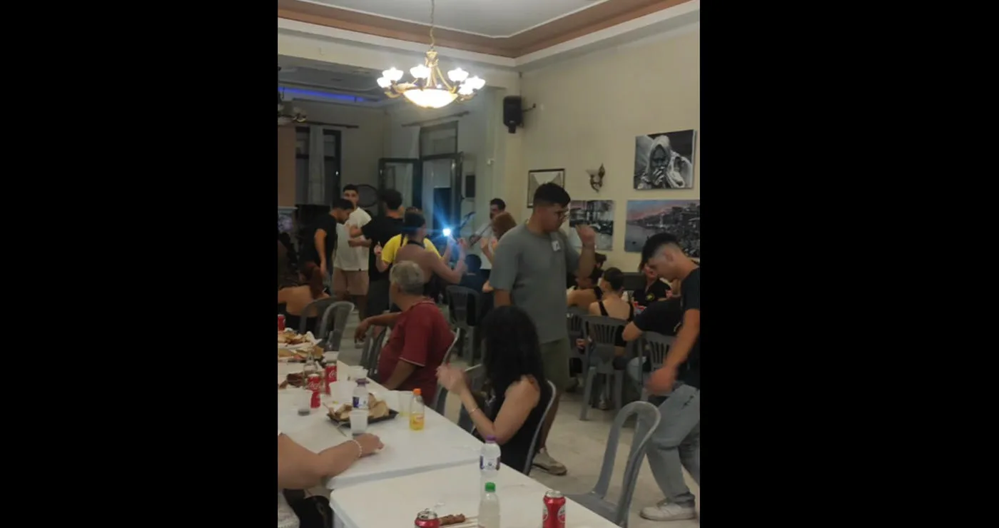 Πτολεμαΐδα: Δεν έγινε η τρίτη βραδιά των «Ιωνείων», αλλά το γλέντι συνεχίστηκε μέσα στη Μικρασιατική Στέγη