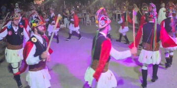 Βαλτόνερα: Αναβίωσαν οι Μωμόγεροι στο μεγάλο ποντιακό γλέντι των «Τσαγούσιδων»