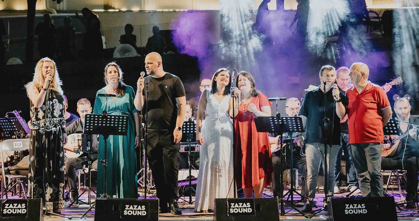 Ρεμπέτικα και λαϊκά τραγούδια που όλοι αγαπήσαμε, παρουσιάστηκαν στην κεντρική πλατεία Κοζάνης