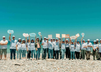 300 κιλά απορρίμματα απομάκρυνε από παραλίες της Ρόδου η ΔΕΗ φέτος το καλοκαίρι