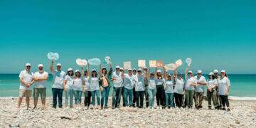 300 κιλά απορρίμματα απομάκρυνε από παραλίες της Ρόδου η ΔΕΗ φέτος το καλοκαίρι