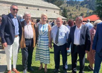 Σαμαρίνα Γρεβενών: Η Αλεξάνδρα Σδούκου διαψεύδει τα περί εκδίωξης κυβερνητικών στελεχών από τον Τρανό Χορό