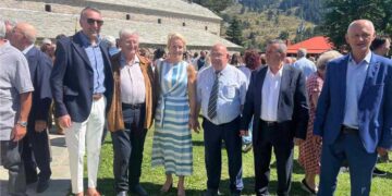 Σαμαρίνα Γρεβενών: Η Αλεξάνδρα Σδούκου διαψεύδει τα περί εκδίωξης κυβερνητικών στελεχών από τον Τρανό Χορό