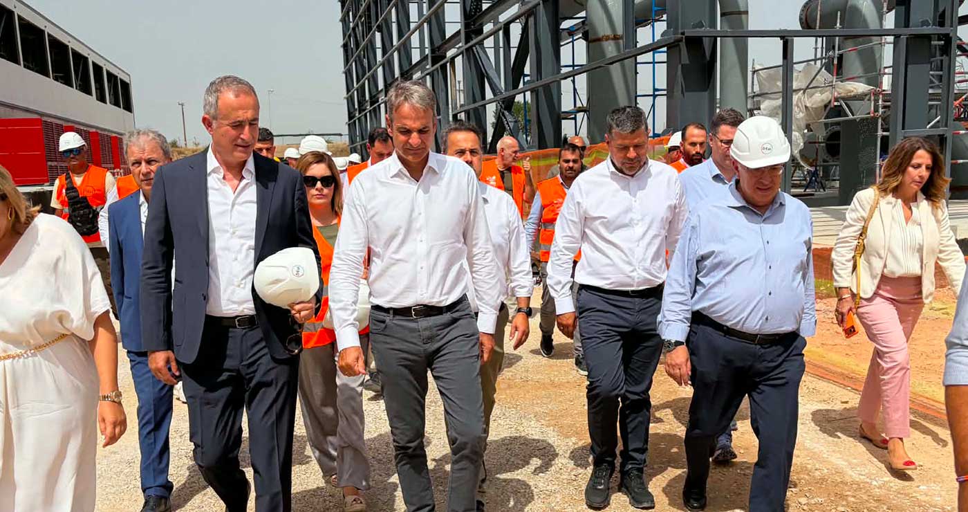 «Η ΔΕΗ δεν εγκαταλείπει τη Δυτική Μακεδονία» – Μητσοτάκης από τη μονάδα ΣΗΘΥΑ στην Καρδιά: «Περισσότερες και πιο καλοπληρωμένες θέσεις εργασίας»