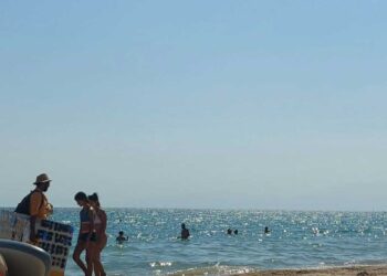 Καλό ΑΠΟΚΑΛOΚΑΙΡΟ χωρίς να πούμε το οριστικό ΑΝΤΙΟ στο Καλοκαίρι; (ρεπορτάζ της Κούλας Πουλασιχίδου)