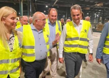 Φλώρινα: Στον Όμιλο Tottis ξεναγήθηκε ο Κυριάκος Μητσοτάκης – Επένδυση 34 εκ. ευρώ και 86 νέες θέσεις εργασίας