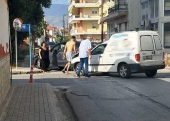 Σύγκρουση δύο οχημάτων στην Πτολεμαΐδα – Ευτυχώς δεν σημειώθηκε τραυματισμός
