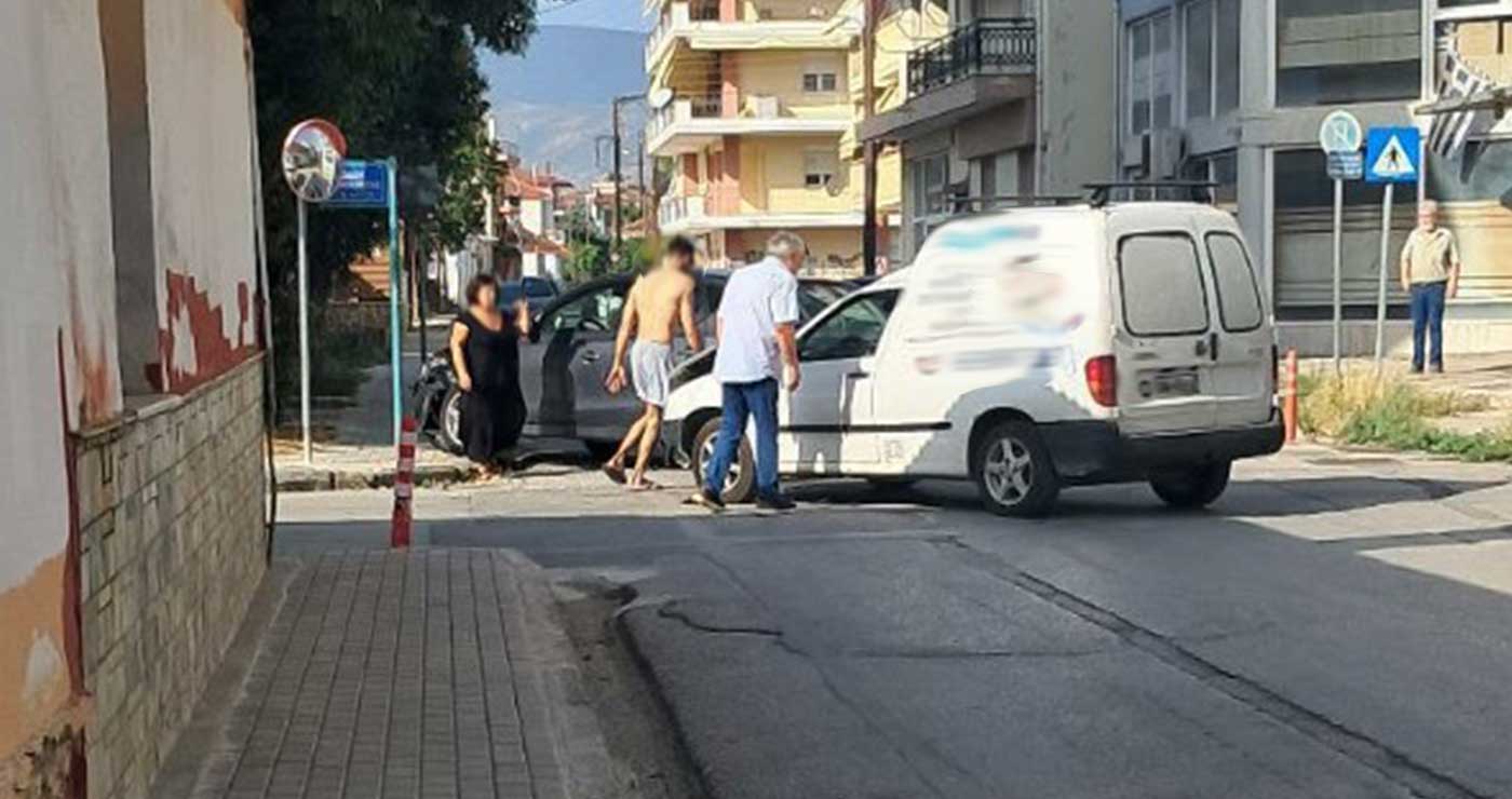 Σύγκρουση δύο οχημάτων στην Πτολεμαΐδα – Ευτυχώς δεν σημειώθηκε τραυματισμός