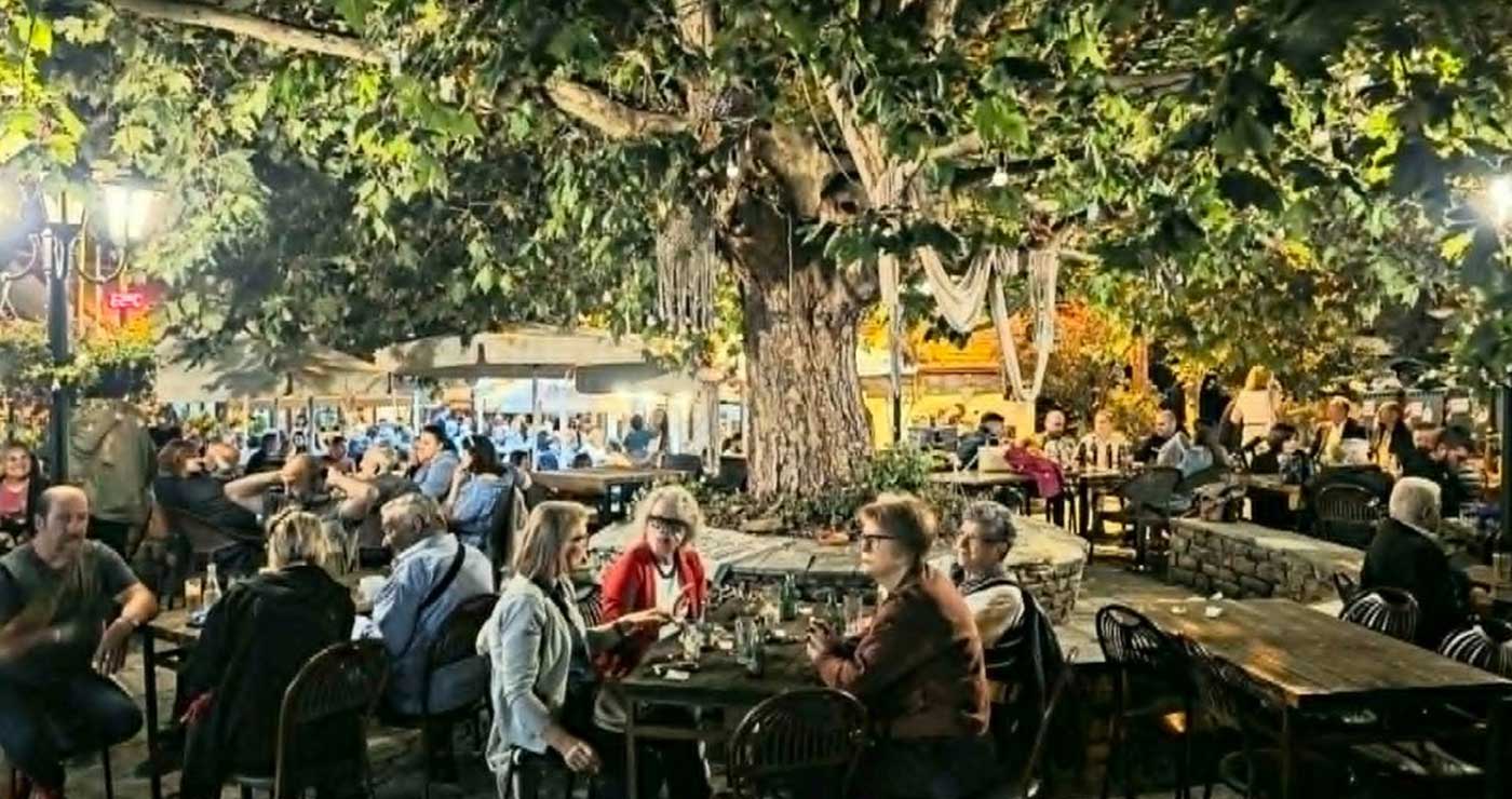«Βούλιαξε» η Βλάστη το Δεκαπενταύγουστο – Το τουριστικό brand της Εορδαίας, που κερδίζει κάθε χρόνο όλο και περισσότερους επισκέπτες! (ρεπορτάζ της Κούλας Πουλασιχίδου)