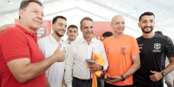 «Ιστορικές στιγμές και μεγάλη τιμή», «έμεινε έκπληκτος από 250 ξιφομάχους» – Ο Όμιλος Ξιφασκίας Φλώρινας για την επίσκεψη Μητσοτάκη