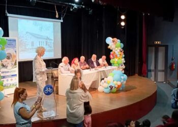 «Πώς πηγαίνατε παλιά σχολείο στην Πτολεμαΐδα;» – Οι μαθητές ρώτησαν, οι παλιότεροι θυμήθηκαν (video)