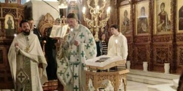 Ιδιαίτερα κατανυκτική η Βραδινή Ιερή Ακολουθία, για τον τριπλό εορτασμό του Ιερού Ναού Αγίου Στεφάνου και Οσίας Παρασκευής Πτολεμαΐδας! (Της Κούλας Πουλασιχίδου)