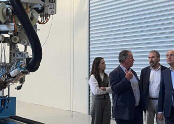 Φλώρινα: Την βιομηχανία προηγμένων σύνθετων υλικών B&T Composites επισκέφτηκε ο Κ. Χατζηδάκης
