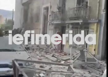 Έκρηξη στο κέντρο της Αθήνας, στην Πλάκα -Κατέρρευσε διώροφο κτίριο