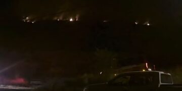 Φλώρινα: Ολονύχτια μάχη  με τις φλόγες στην Κρυσταλλοπηγή – Ήχησε το “112” για απομάκρυνση των κατοίκων – Καλύτερη η εικόνα με το πρώτο φως της ημέρας