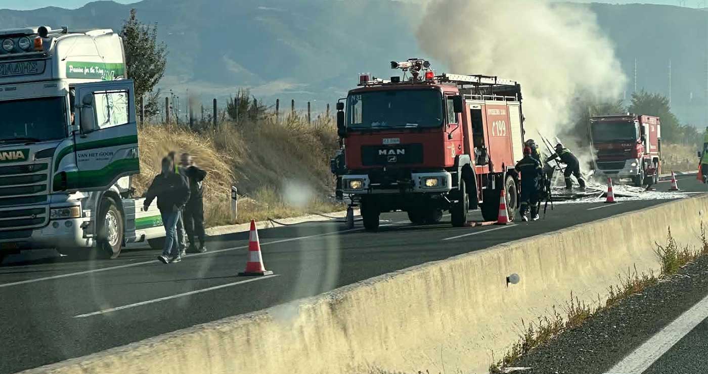 Εγνατία: Νταλίκα τυλίχθηκε στις φλόγες στο ύψος του Δρεπάνου – Επέμβαση της Πυροσβεστικής
