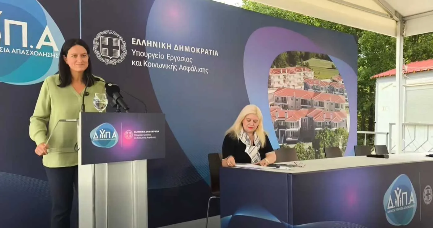 Κυρακαλή Γρεβενών: Δέκα νέα σπίτια στους δικαιούχους Εργατικών Κατοικιών, μετά από 23 χρόνια αναμονής, παρέδωσε η Νίκη Κεραμέως