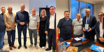 Λαϊκές αγορές: Στο τραπέζι χρηματοδότηση για εξοπλισμό και οχήματα – Ζητούν ενιαίους κανόνες πανελλαδικά
