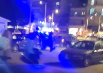 Με φάρους η Δημοτική Αστυνομία στη λαϊκή Πτολεμαΐδας χθες το βράδυ– Αντιδράσεις πολιτών για τις ώρες στάθμευσης – Τι συμβαίνει