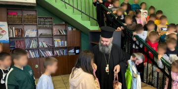 Στις ακριτικές Πρέσπες ο Μητροπολίτης Ειρηναίος – Συναντήσεις με κατοίκους, εκπαιδευτικούς και μαθητές