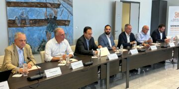 Εντυπωσιασμένος από τις υποδομές και το έργο του Πανεπιστημίου Δυτικής Μακεδονίας ο Δημήτρης Παπαστεργίου- Σε τροχιά υλοποίησης ο υπερυπολογιστής