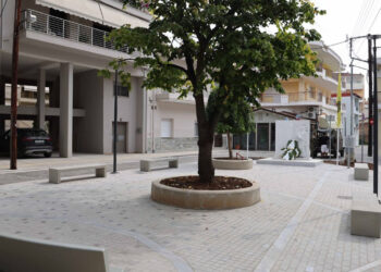 Δήμος Κοζάνης:  Παραδόθηκε στους πολίτες η νέα πλατεία Μικράς Ασίας μετά και την ανάπλασή της (Φωτογραφίες)