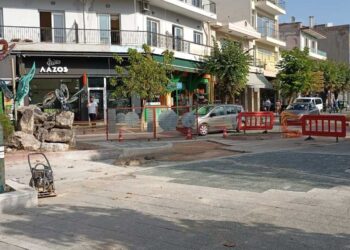 Πτολεμαΐδα: Επιδιορθώθηκε η βλάβη Τ/Θ στην κεντρική πλατεία – Απομένει να πέσει η άσφαλτος για να δοθεί σε κυκλοφορία ο δρόμος